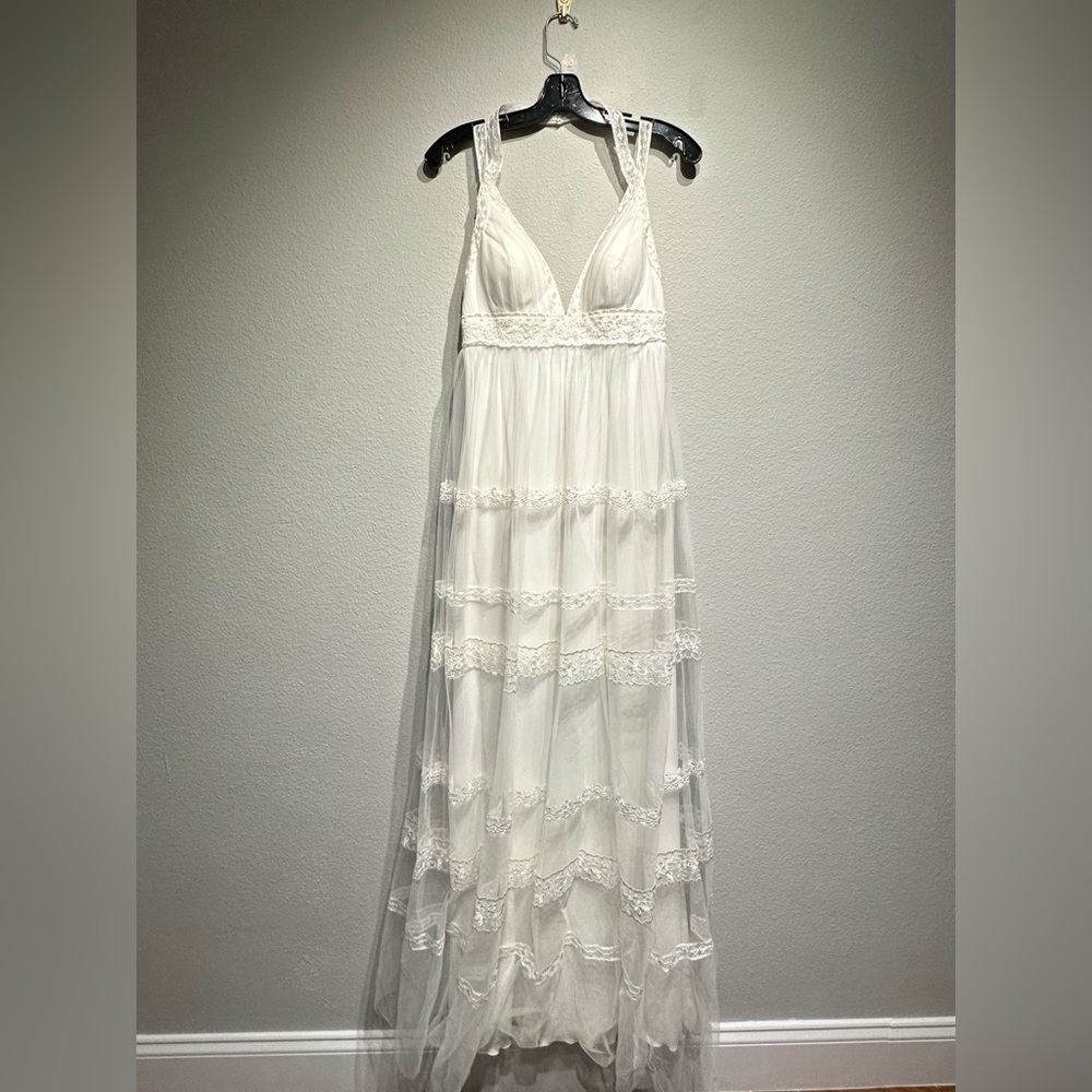 Symphony of Venus Backless Lace Wedding Dress